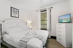 10 Pacific St