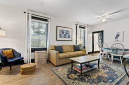 10 Pacific St