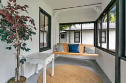 10 Pacific St