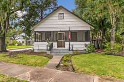 10 Pacific St