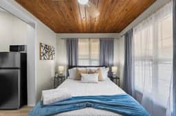 304 Lakeshore #3