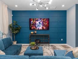 BLUE- SLEEPs 24 w/POOL & MOVIE LOFT!