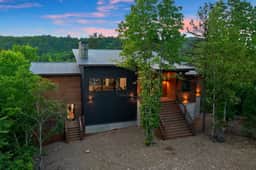 Luxury Retreat in Broken Bow w Forest Views!