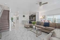 SUPER CHILL-5 Bedrooms W/POOL & AMENITIEs!