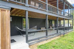 Serenity Ridge- Scenic Luxury Log Estate Getaway