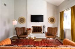 Stylish 4BR Haven | Pool Table & Outdoor Fire Pit