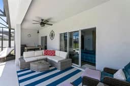 AQUA- QUIET ESCAPEs W/POOL & LAKE VIEWs!