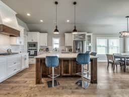 Family-Friendly Luxury- 5BR Home near Woodlands