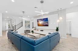 RITZY - 9BDRs/9BAs w/ThemeRooms/LOFT & POOL!