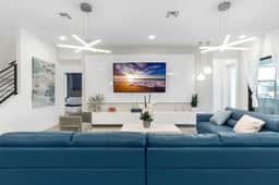 RITZY - 9BDRs/9BAs w/ThemeRooms/LOFT & POOL!