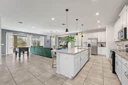 SUPER FINE Retreat – 11BR Estate w/ Pool & Jacuzzi