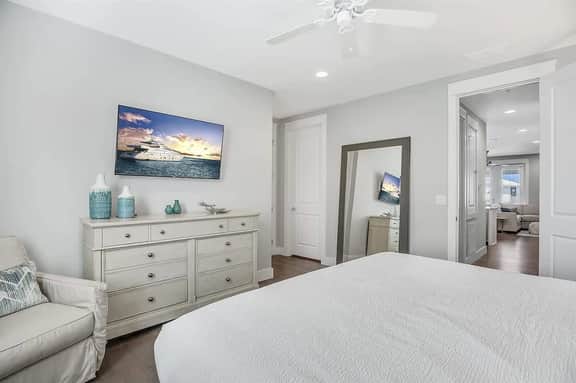 4923 East Destin 4