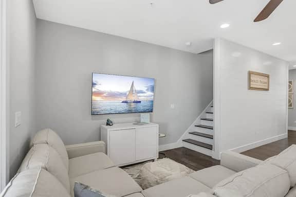 4923 East Destin 4