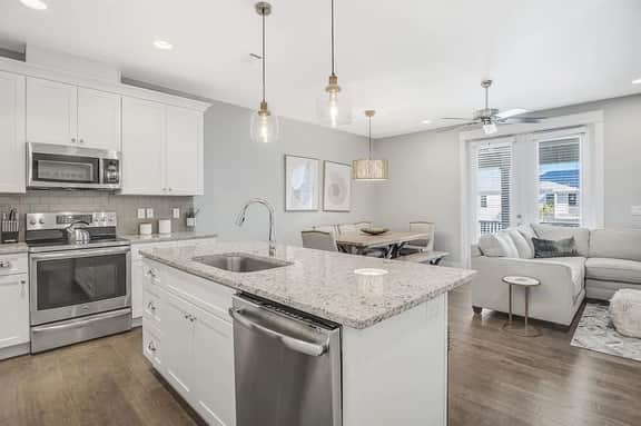 4923 East Destin 4