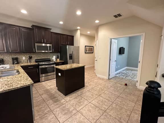 FL- 8113 Roseville