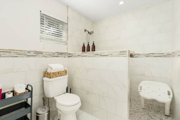 FL- 4129 E RIVER DR