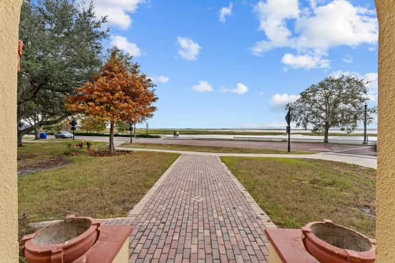 FL- 304 LAKESHORE 1