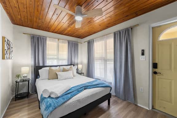 304 Lakeshore #3