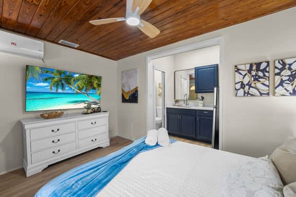 304 Lakeshore #3