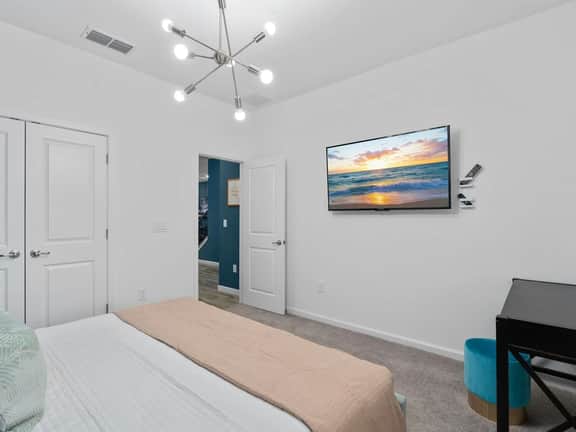 BLUE- SLEEPs 24 w/POOL & MOVIE LOFT!