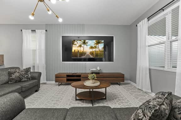 BLISS - 9BDR/SLEEPs 30/MOVIEs ROOM & POOL!