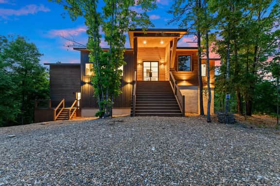 Luxury Retreat in Broken Bow w Forest Views!
