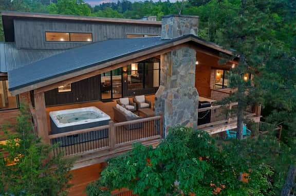 Luxury Retreat in Broken Bow w Forest Views!