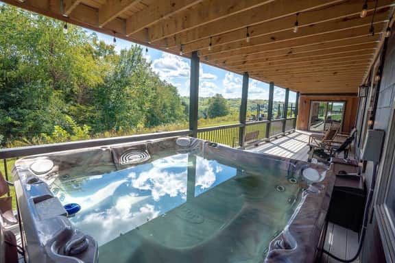 Serenity Ridge- Scenic Luxury Log Estate Getaway