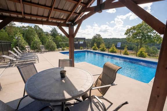 Serenity Ridge- Scenic Luxury Log Estate Getaway