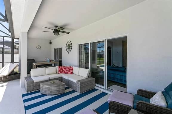 AQUA- QUIET ESCAPEs W/POOL & LAKE VIEWs!