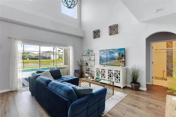 AQUA- QUIET ESCAPEs W/POOL & LAKE VIEWs!