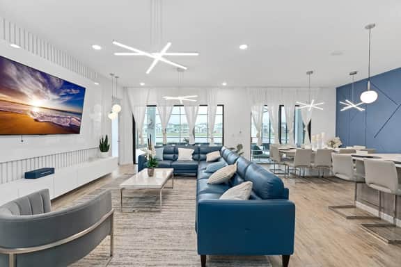 RITZY - 9BDRs/9BAs w/ThemeRooms/LOFT & POOL!