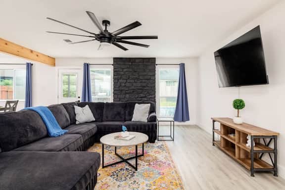 Home Sweet Austin - Pool, Fire Pit, Pool Table