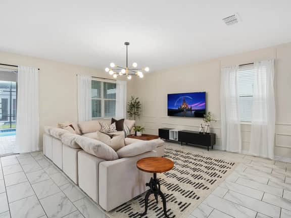 SUPER AMUSiNG- 9BDR/5BA MOVIEs ROOM & SLEEPs 34!
