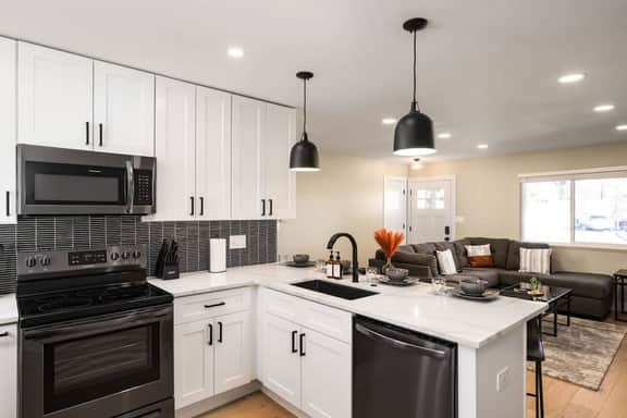 Highly sought after 2BR location in Denver!