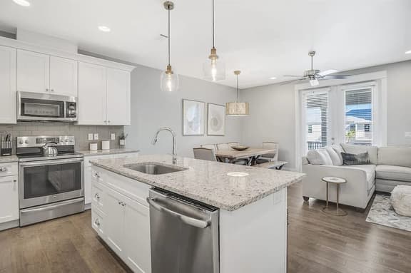 4923 East Destin 4