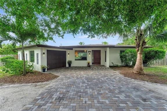 4129 E River Drive 