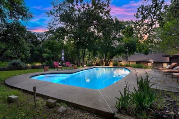 Austin Oasis: 5-BR Home w/ Pool & Cozy Fire Pit