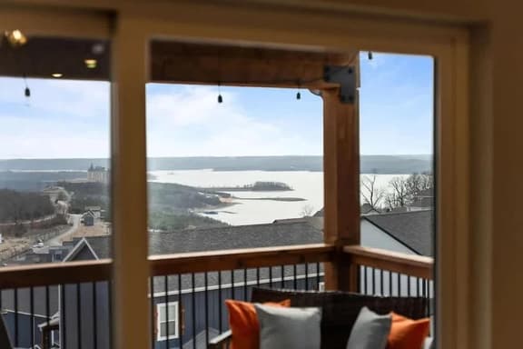 Modern Getaway w/ Hot Tub, Arcade & Stunning Views