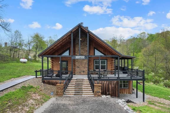 Serenity Ridge- Scenic Luxury Log Estate Getaway