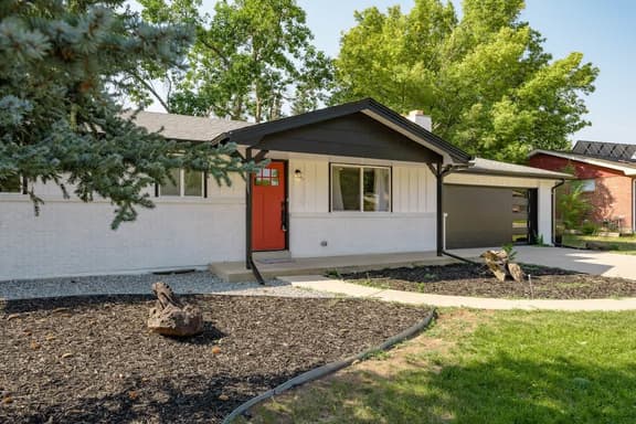 Sweet Escape | 4 king beds | Yoga area | Games |