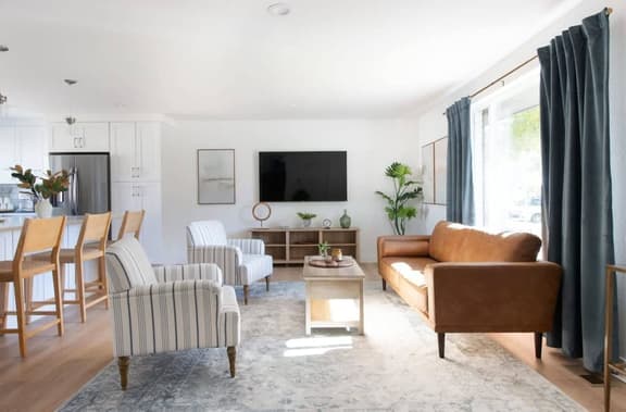 Family Retreat with Hot Tub, Gym & Games in Denver