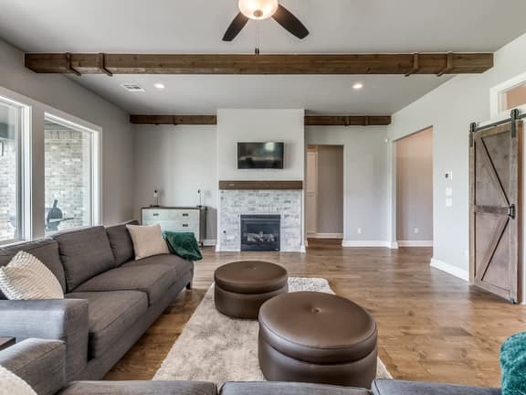 Family-Friendly Luxury- 5BR Home near Woodlands