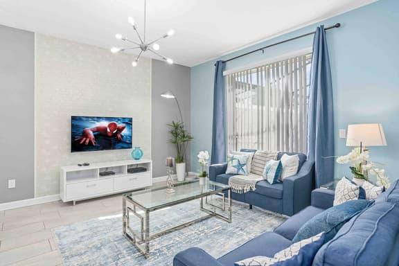 SUPER DOPE-  Home w POOL & AMENITIEs!