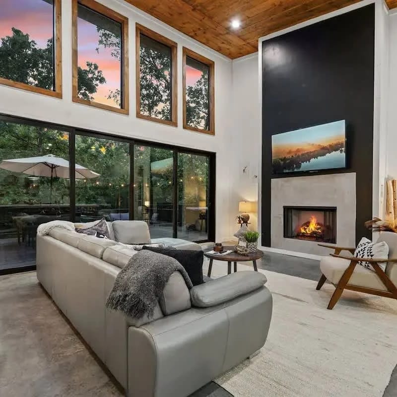 * Forest Getaway: Luxury Cabin w/ Games & Hot Tub